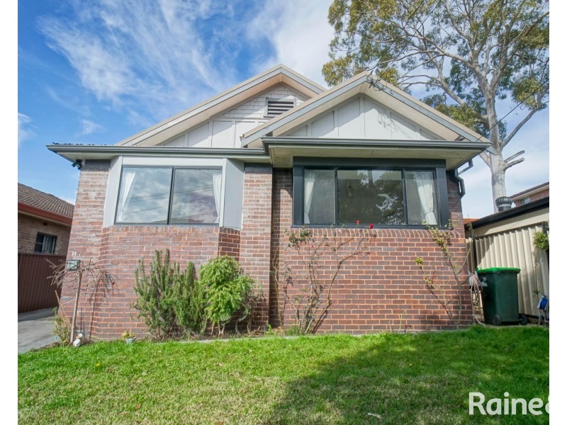 1/11 Moyarta Street, Hurstville NSW 2220