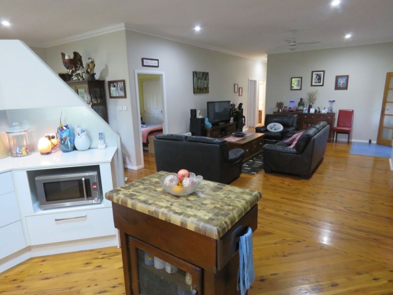 10 Spring Hill Place, Lake Cathie NSW 2445