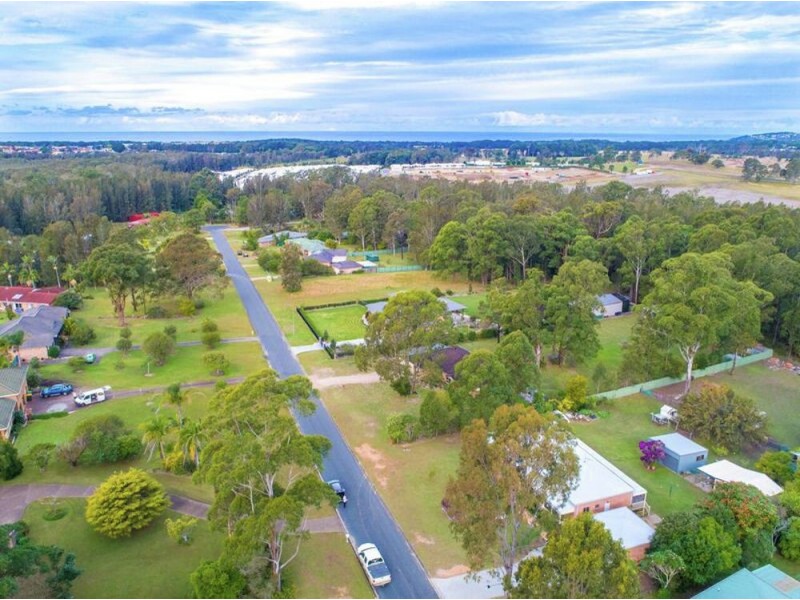 10 Spring Hill Place, Lake Cathie NSW 2445