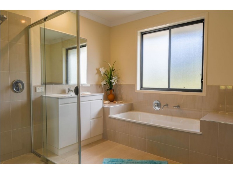 12b Amber Way, Kundabung NSW 2441