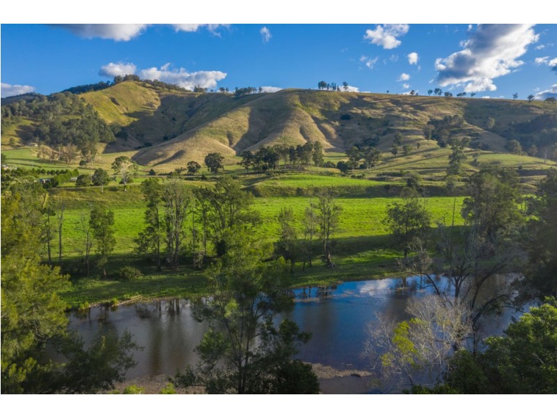 5114 Oxley Highway, Long Flat NSW 2446