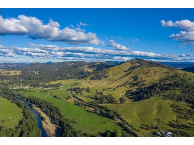 5114 Oxley Highway, Long Flat NSW 2446