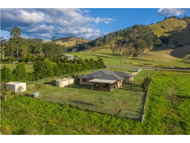 5114 Oxley Highway, Long Flat NSW 2446