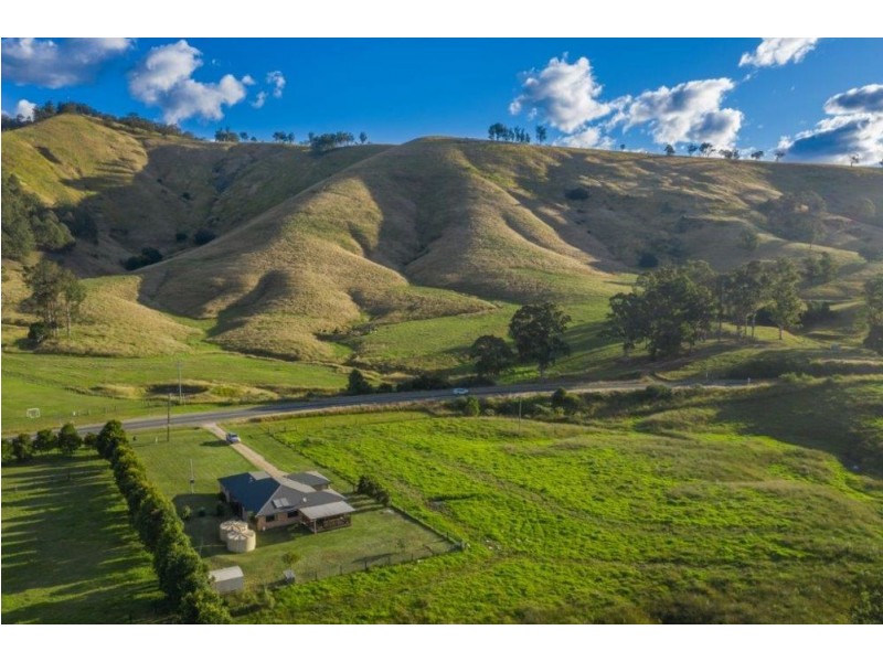 5114 Oxley Highway, Long Flat NSW 2446