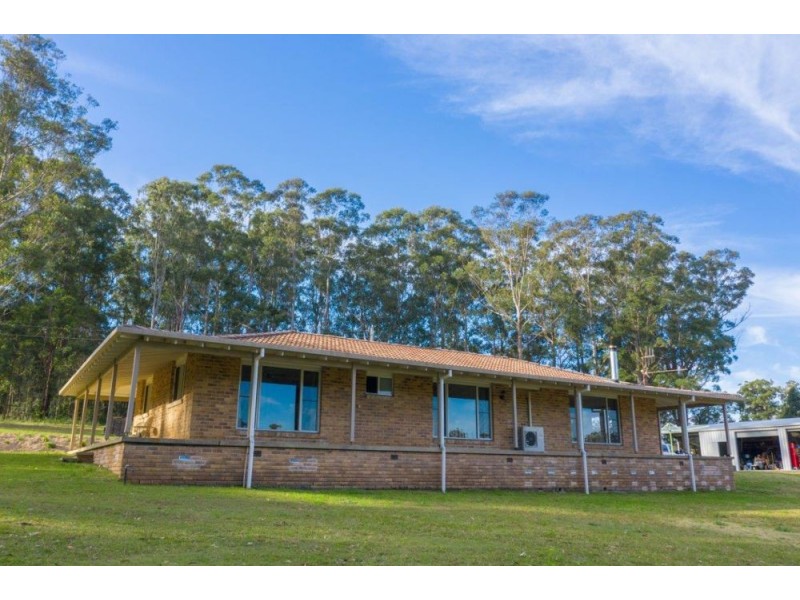 61 Apanie Rd, Lake Innes NSW 2446