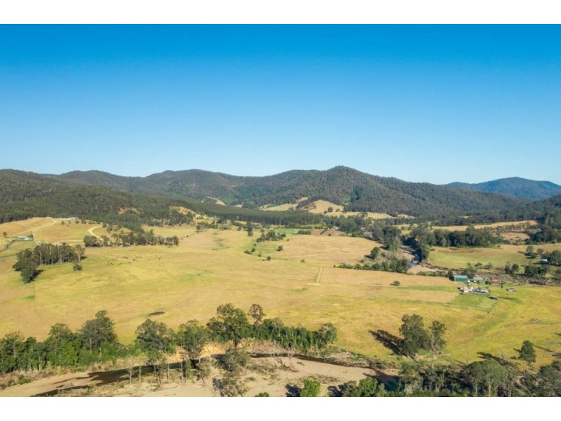 77 Shaws Road, Hollisdale NSW 2446