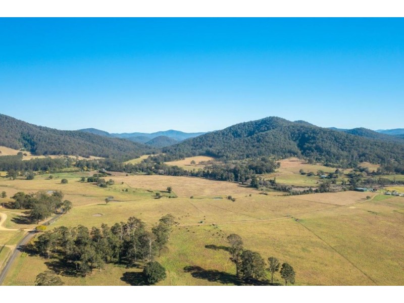 77 Shaws Road, Hollisdale NSW 2446