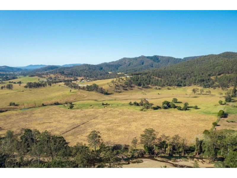 77 Shaws Road, Hollisdale NSW 2446