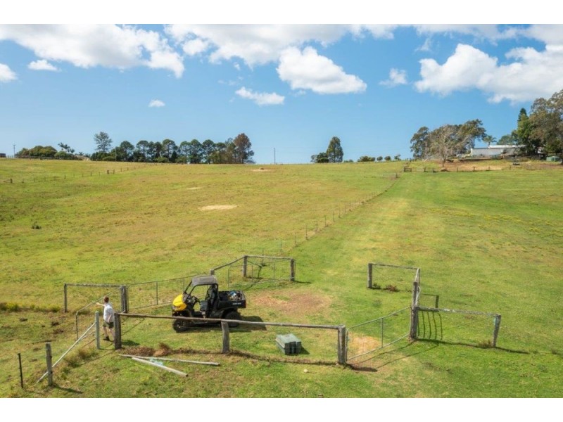 655 Lake Innes Drive, Lake Innes NSW 2446