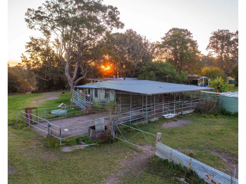 142 Old School Road, Herons Creek NSW 2443