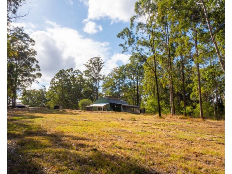 445 Smiths Creek Road, Kundabung NSW 2441