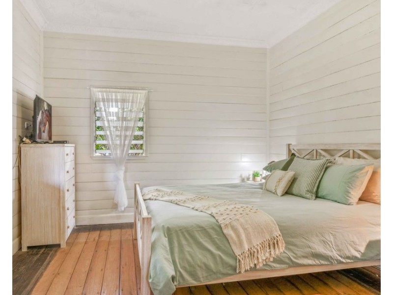 8493 Armidale Rd, Comara NSW 2440