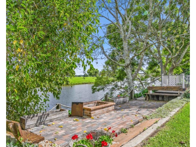 8 Barnard Street, Gladstone NSW 2440