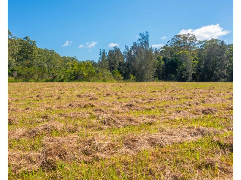 132 Stuarts Point, Barraganyatti NSW 2441