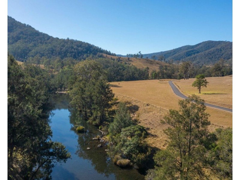 7748 Oxley Highway, Mount Seaview NSW 2446