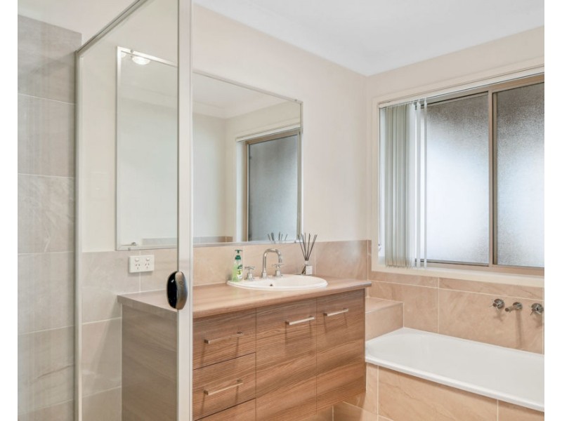 21 Rowe Drive, Macksville NSW 2447