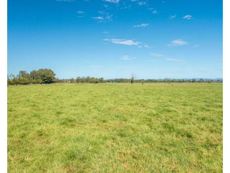 282 Newtons Road, Dumaresq Island NSW 2430