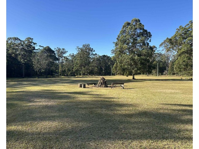 6 Coolamon rd, Lake Innes NSW 2446