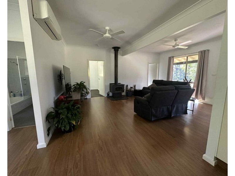 6 Coolamon rd, Lake Innes NSW 2446