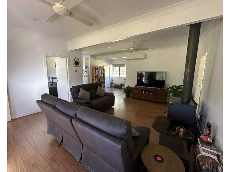 6 Coolamon rd, Lake Innes NSW 2446