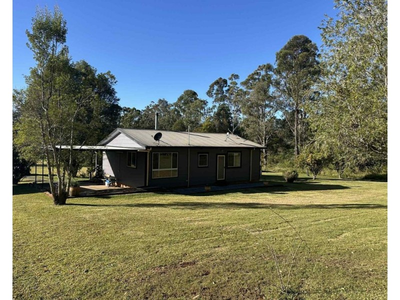6 Coolamon rd, Lake Innes NSW 2446