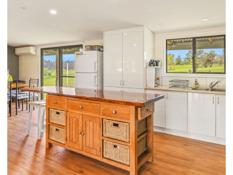 800 Toms Gully Rd, Hickeys Creek NSW 2440