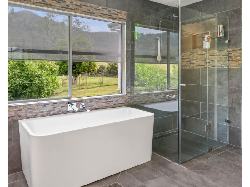 7366 Oxley Highway, Mount Seaview NSW 2446