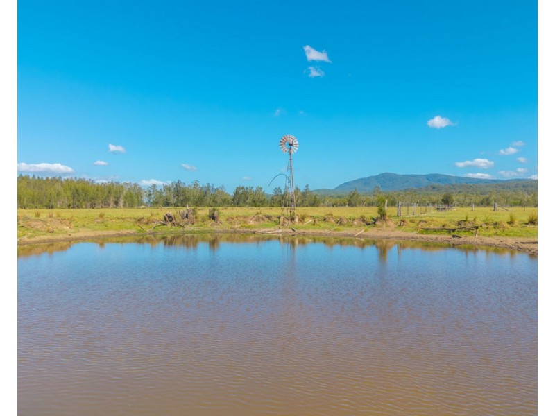 4300 Pacific Highway, Middle Brother NSW 2443