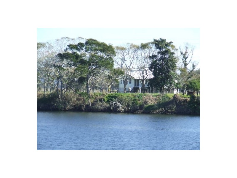 Summer Island NSW 2440