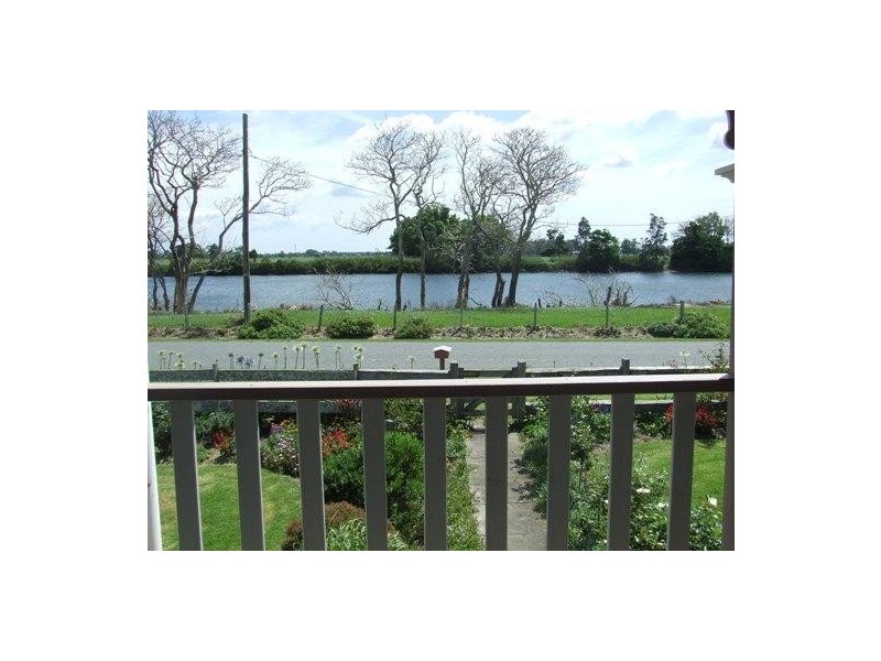 Summer Island NSW 2440