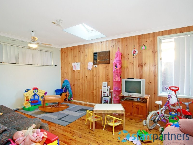 100 College Street, Cambridge Park NSW 2747