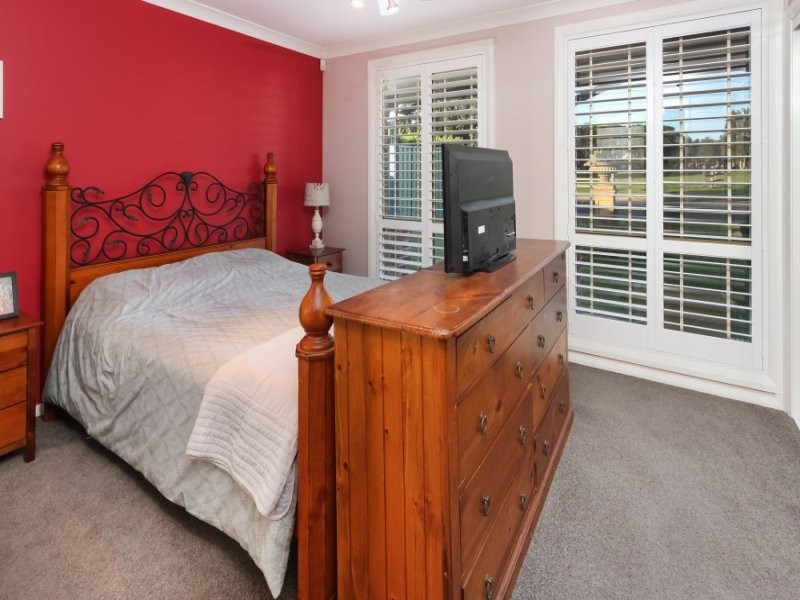 39 Glengarry Drive, Glenmore Park NSW 2745