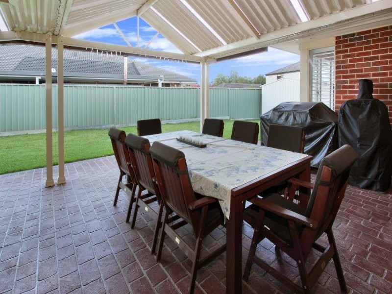 39 Glengarry Drive, Glenmore Park NSW 2745