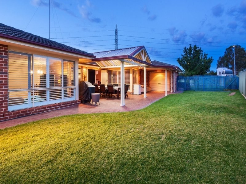 39 Glengarry Drive, Glenmore Park NSW 2745