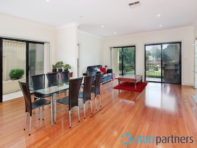 8 Marie Pitt Place, Glenmore Park NSW 2745