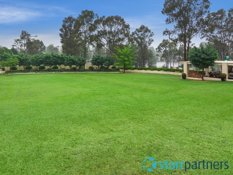 8 Marie Pitt Place, Glenmore Park NSW 2745