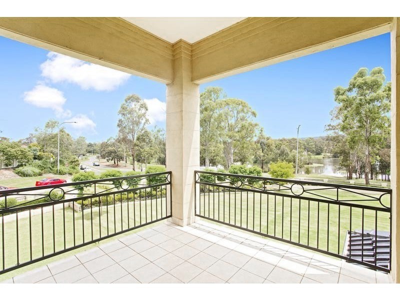 10 Marie Pitt Place, Glenmore Park NSW 2745