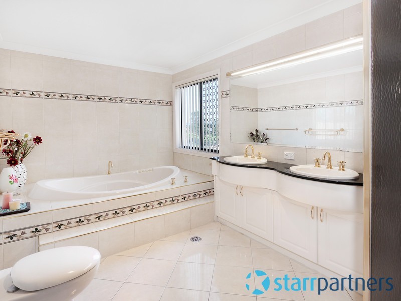 20 Glengarry Drive, Glenmore Park NSW 2745