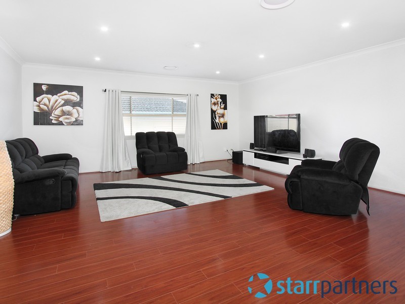 18 Lakewood Terrace, Glenmore Park NSW 2745