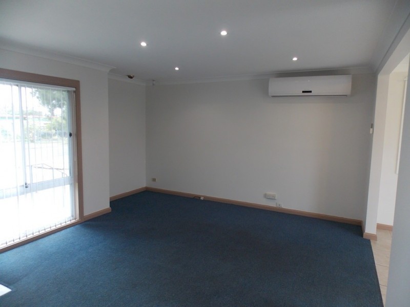 21 Palau Crescent, Lethbridge Park NSW 2770