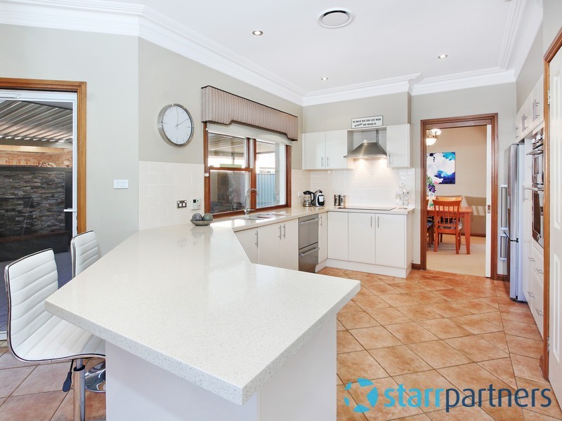 2 Glengarry Dr, Glenmore Park NSW 2745