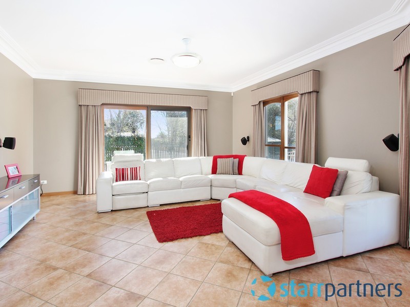 2 Glengarry Dr, Glenmore Park NSW 2745