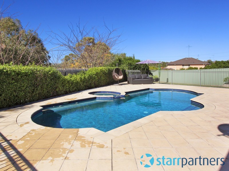 2 Glengarry Dr, Glenmore Park NSW 2745