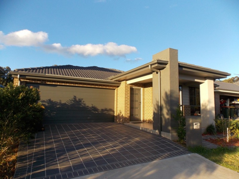 17 Bugle Street, Ropes Crossing NSW 2760