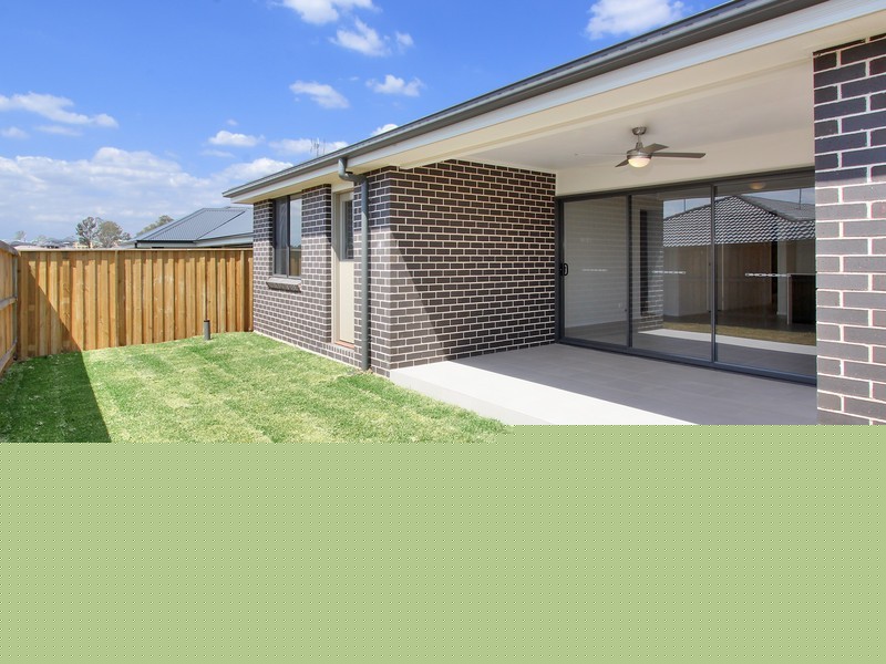 17 James Riley Drive, Glenmore Park NSW 2745
