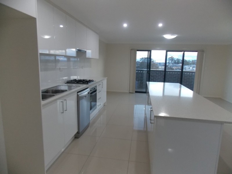 27/1 Glenmore Ridge Drive, Glenmore Park NSW 2745