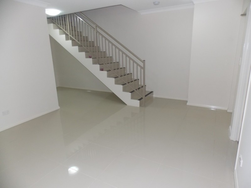 27/1 Glenmore Ridge Drive, Glenmore Park NSW 2745