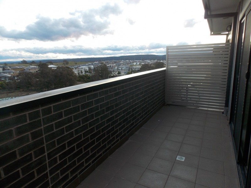 27/1 Glenmore Ridge Drive, Glenmore Park NSW 2745