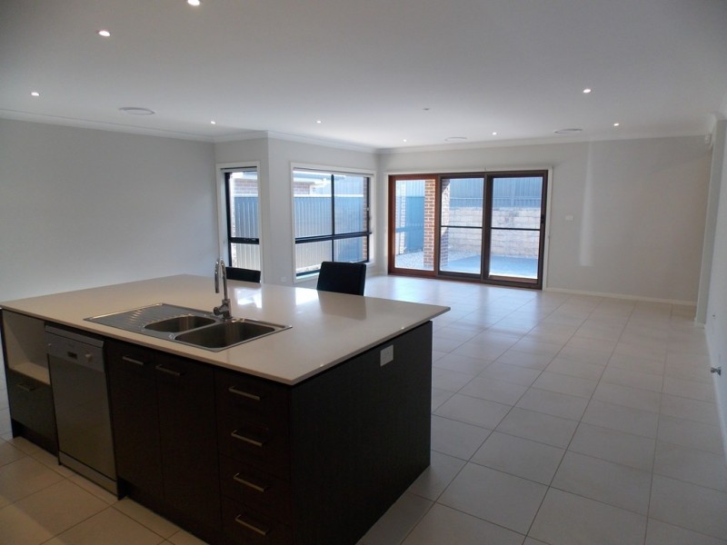 41 Binyang Avenue, Glenmore Park NSW 2745