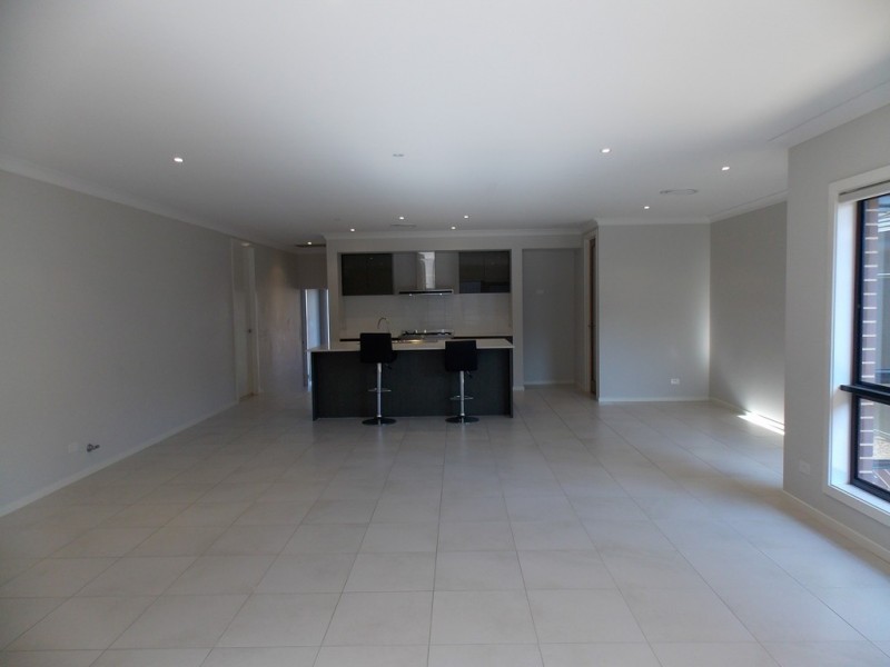 41 Binyang Avenue, Glenmore Park NSW 2745